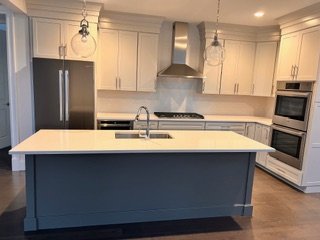 Cabinet D'Melo kitchen and bathroom cabinet installation project