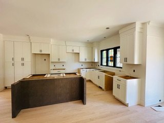 Cabinet D'Melo kitchen and bathroom cabinet installation project