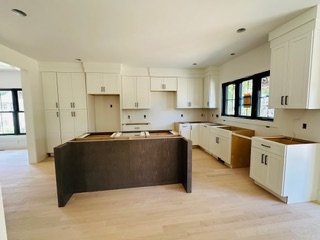 Cabinet D'Melo kitchen and bathroom cabinet installation project