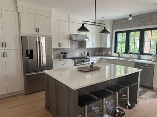 Cabinet D'Melo kitchen and bathroom cabinet installation project